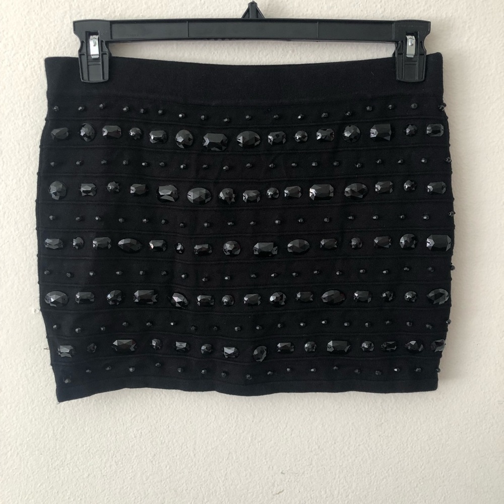 BLACK EMBELLISHED MINI SKIRT.SUZE LARGE - Picture 4 of 8